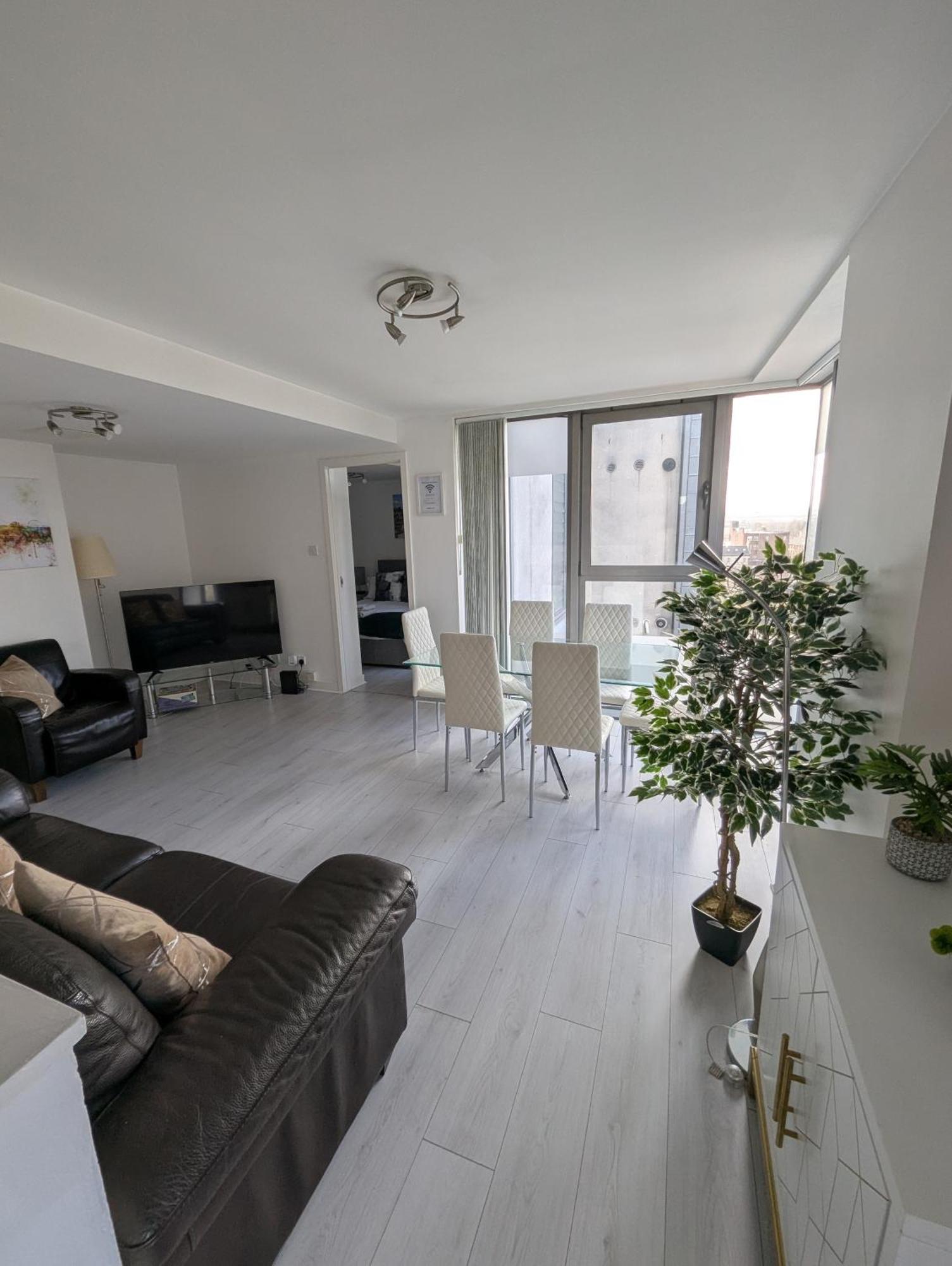 Glasgow City Centre Waterfront Apartment Esterno foto